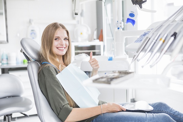 Paziente che va regolarmente dal dentista.